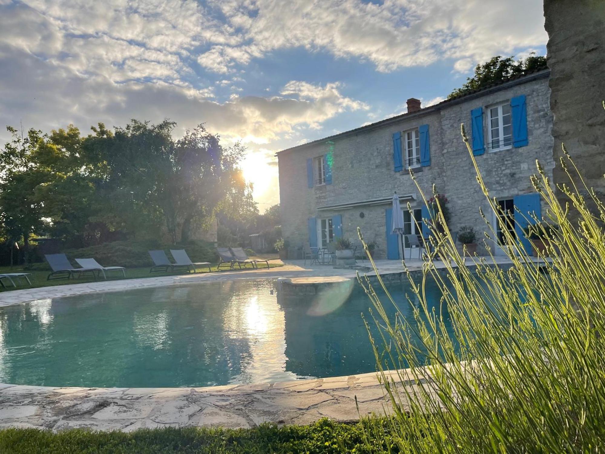 Logis Saint Leonard Acomodação com café da manhã Dompierre-sur-Mer Exterior foto